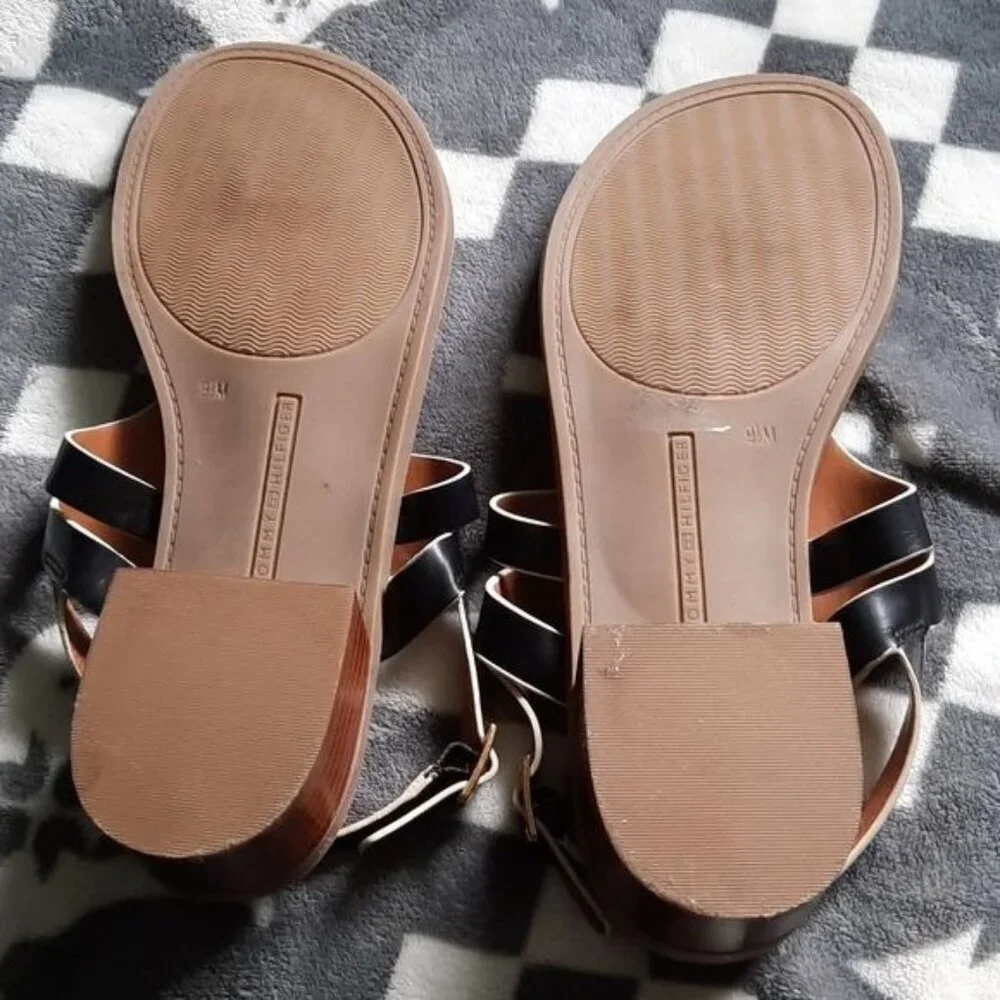 Tommy Hilfiger Black Thong Strappy 1.5 Inch Heel Sandal Size 9.5